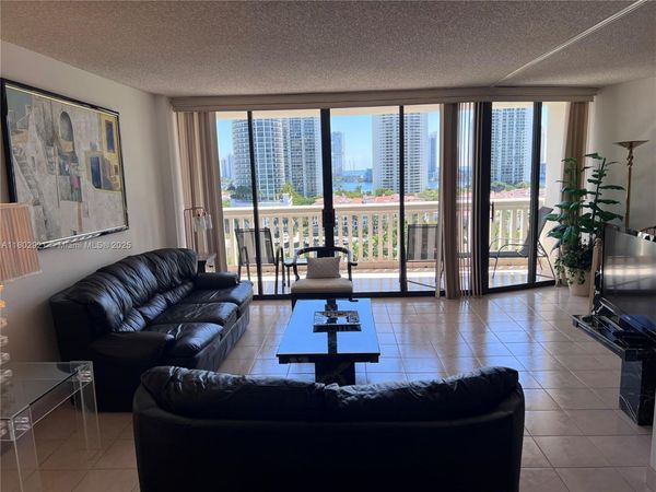 1000 Island Blvd, Unit 1508, Aventura, FL 33160