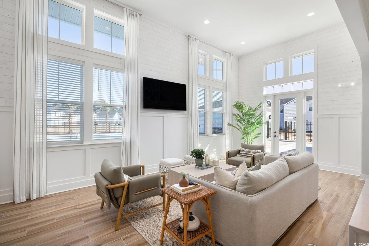 283 Ferretti St. Photo 16