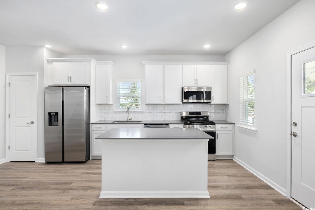 283 Ferretti St. Photo 28