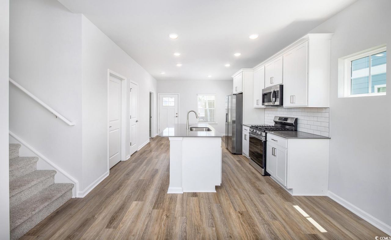 283 Ferretti St. Photo 29