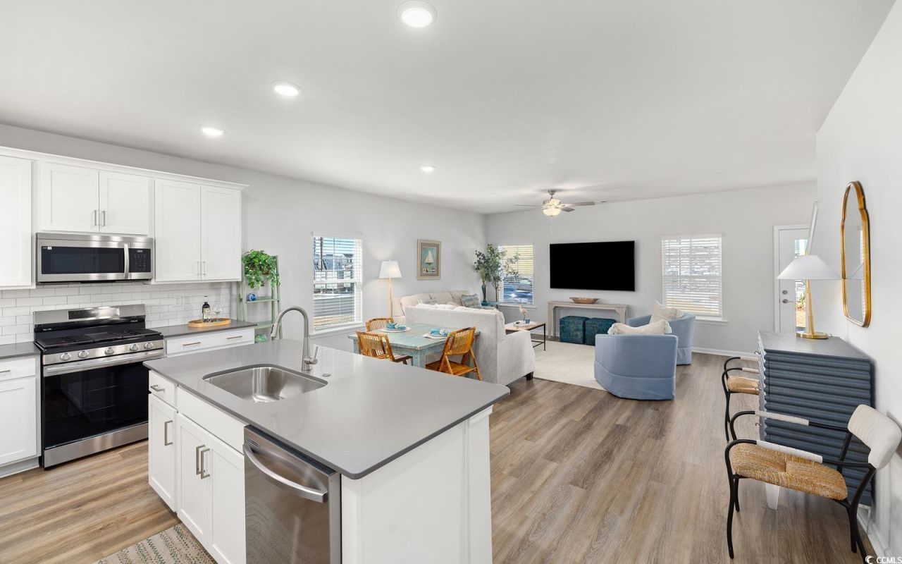 283 Ferretti St. Photo 4