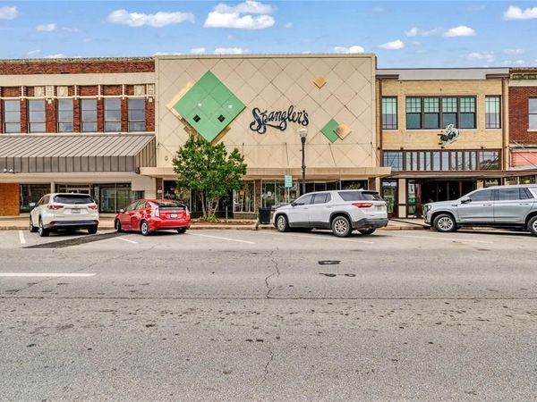 20 N Plaza, Paris, TX 75460