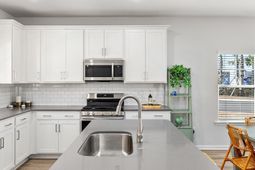 283 Ferretti St. photo 4