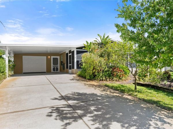 291 NAVAJO DRIVE, OAK HILL, FL 32759