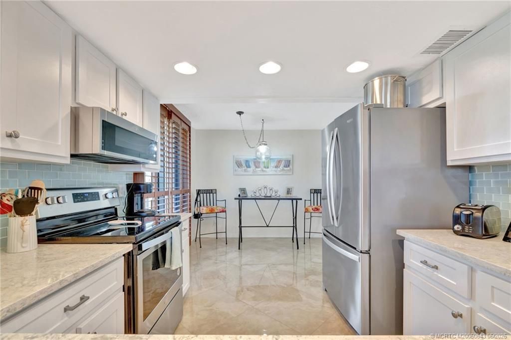 10000 S Ocean Drive, Unit 206, Jensen Beach, FL 34957 Photo