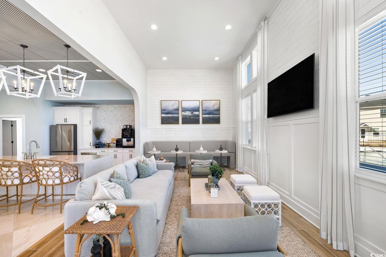 283 Ferretti St. Photo 14