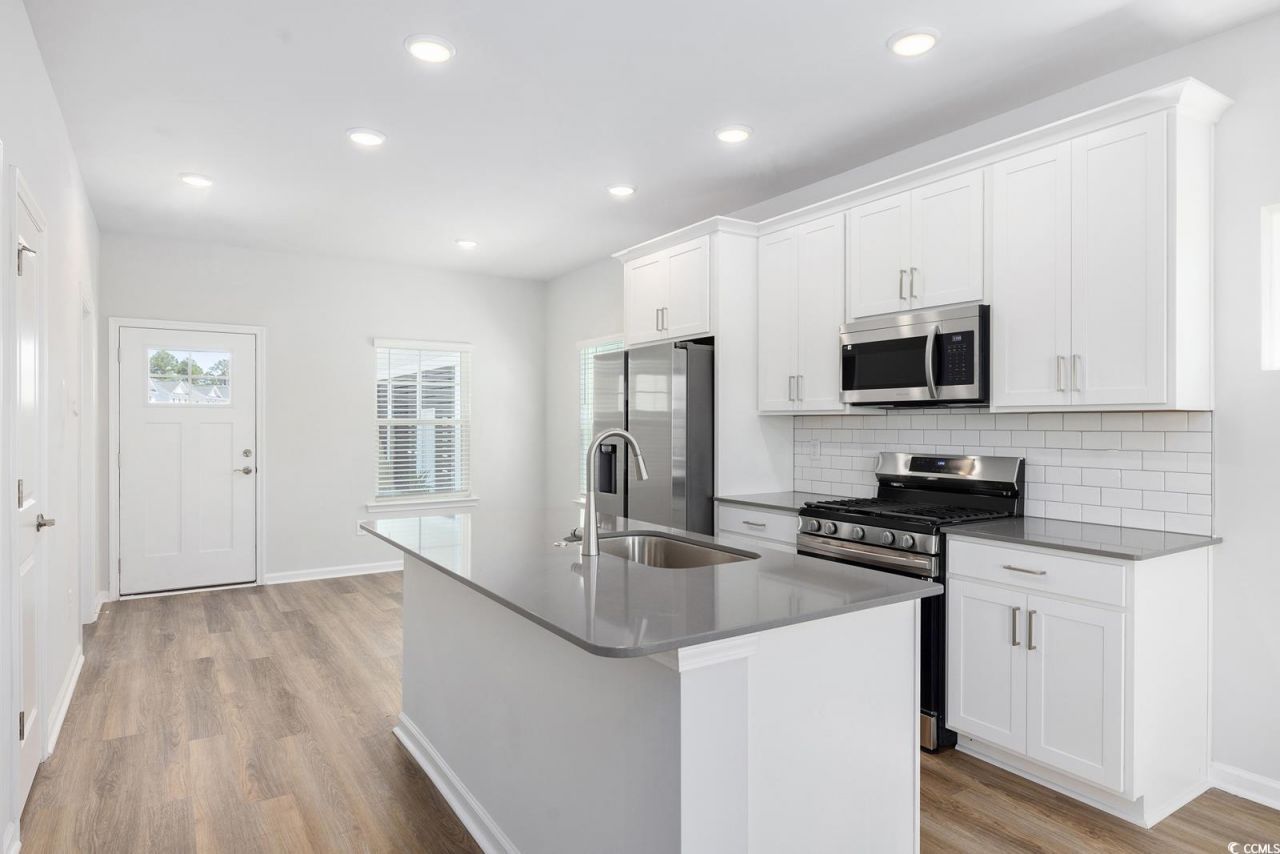 283 Ferretti St. Photo 19