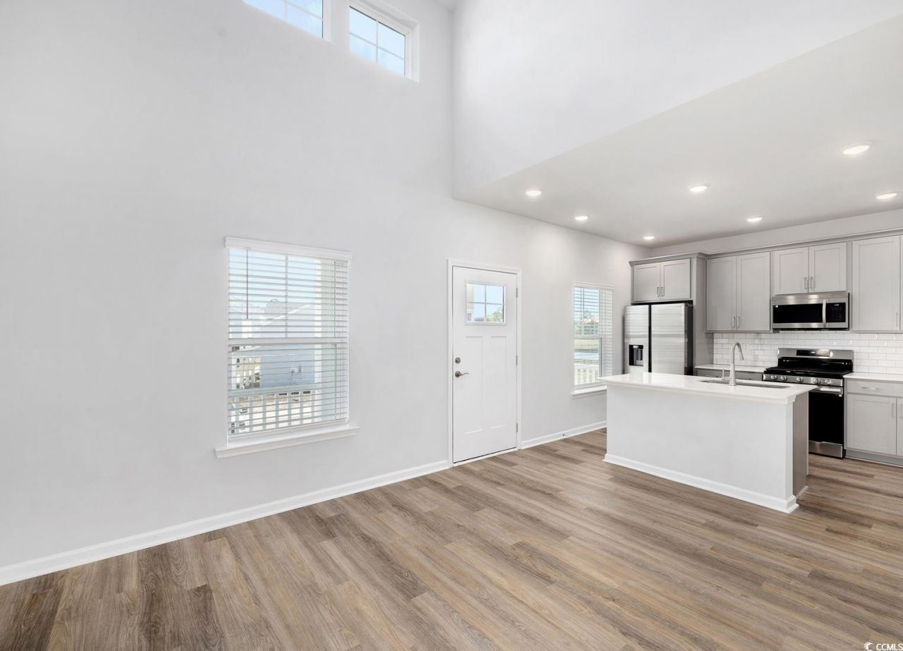 283 Ferretti St. Photo 22