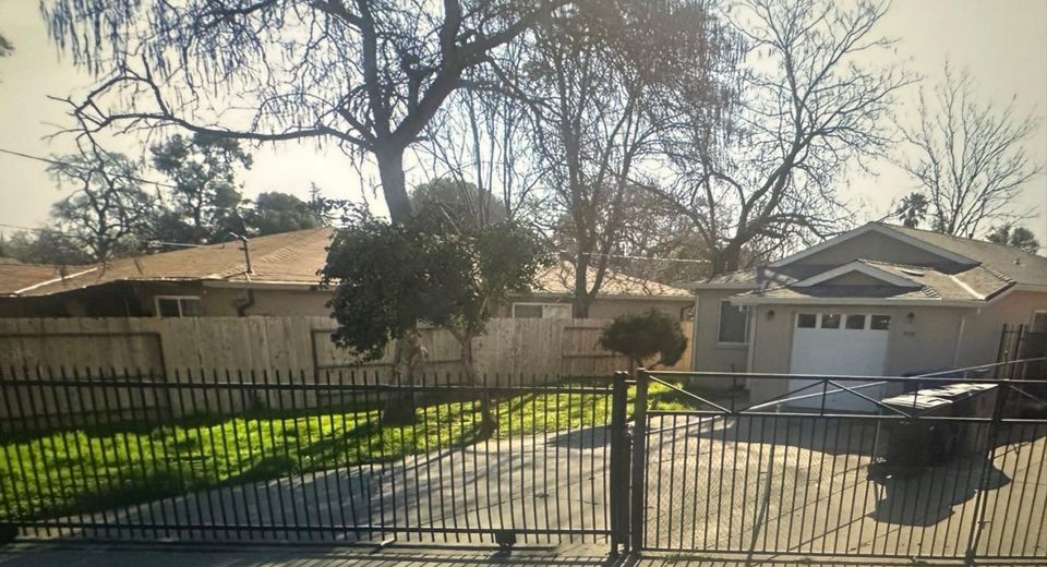 940 Rivera Dr, Sacramento, CA 95838 Photo