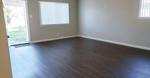 940 Rivera Dr, Sacramento, CA 95838 Photo