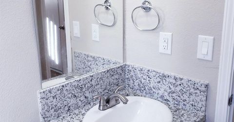 940 Rivera Dr, Sacramento, CA 95838 Photo