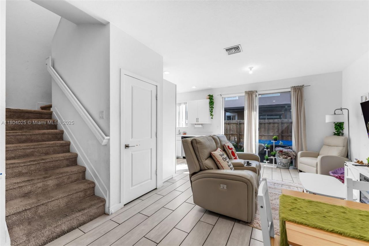 1056 SE 24th Ave, Homestead, FL 33035 Photo