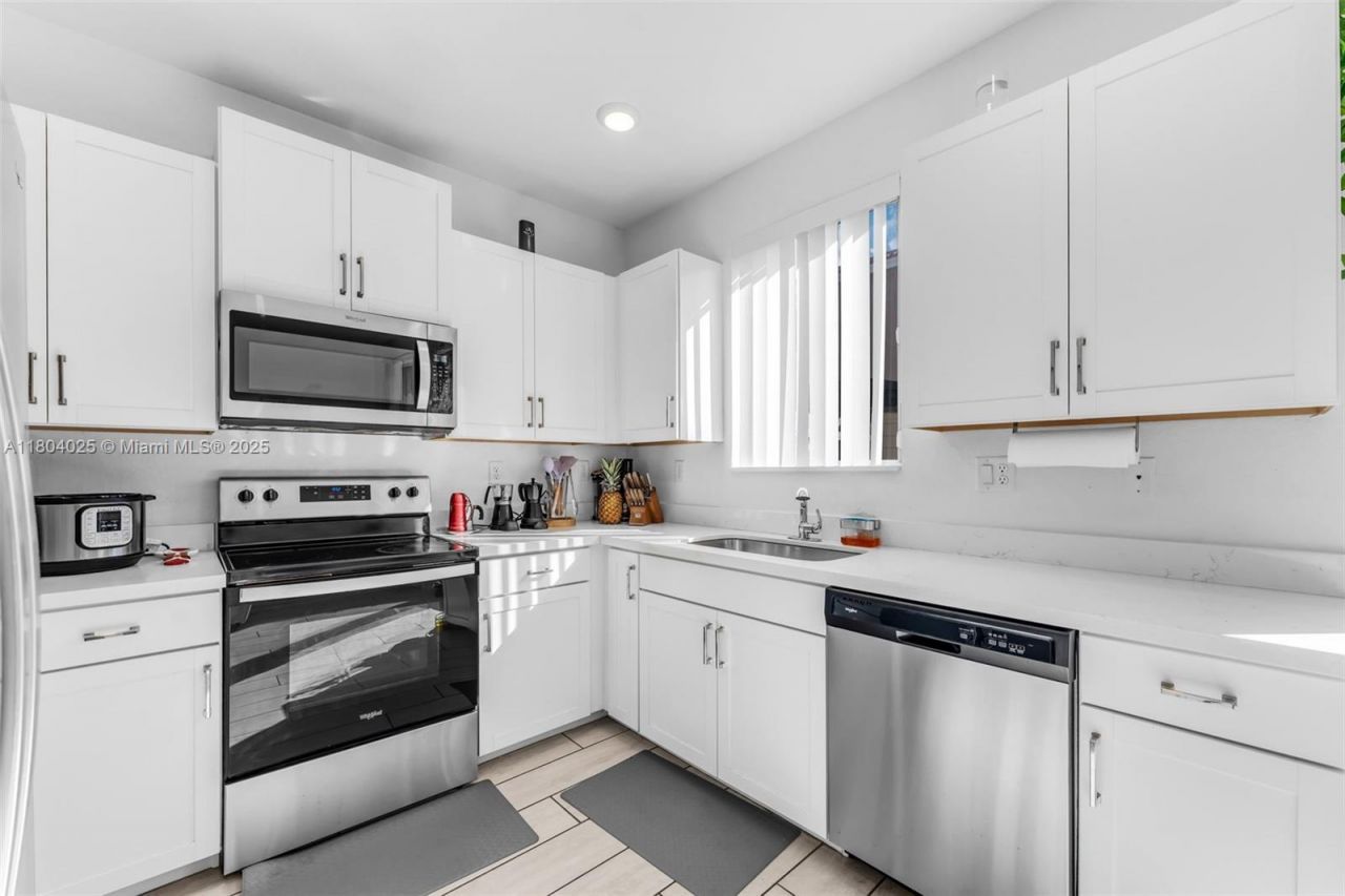 1056 SE 24th Ave, Homestead, FL 33035 Photo