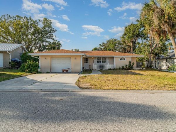 504 CASAS BONITAS DRIVE, NOKOMIS, FL 34275