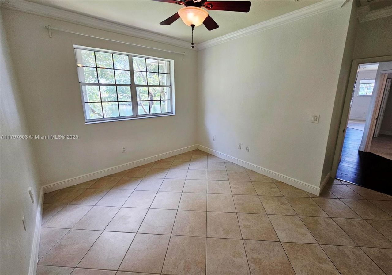 2151 NW 96 Terr, Unit 15L, Pembroke Pines, FL 33024 Photo