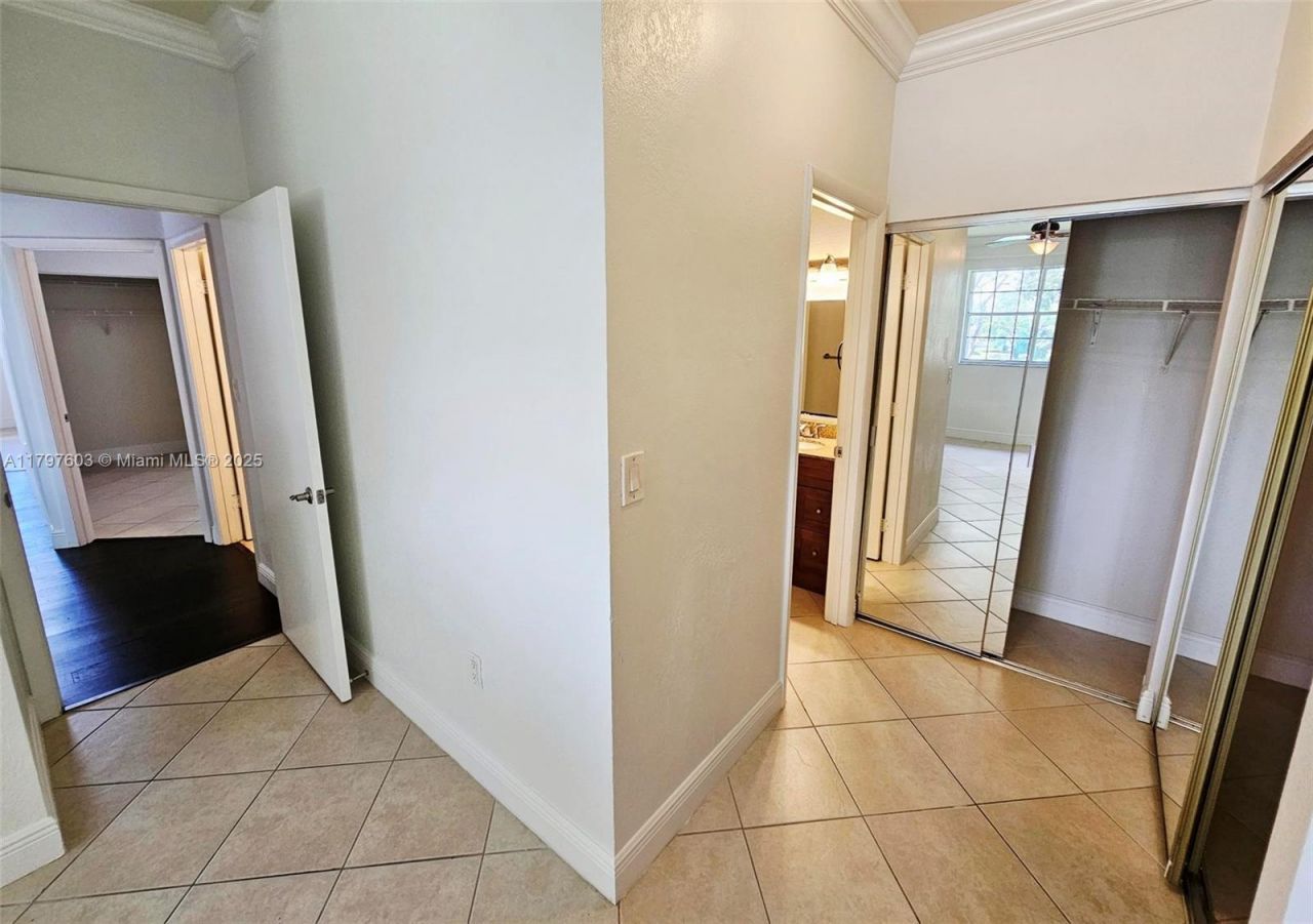 2151 NW 96 Terr, Unit 15L, Pembroke Pines, FL 33024 Photo