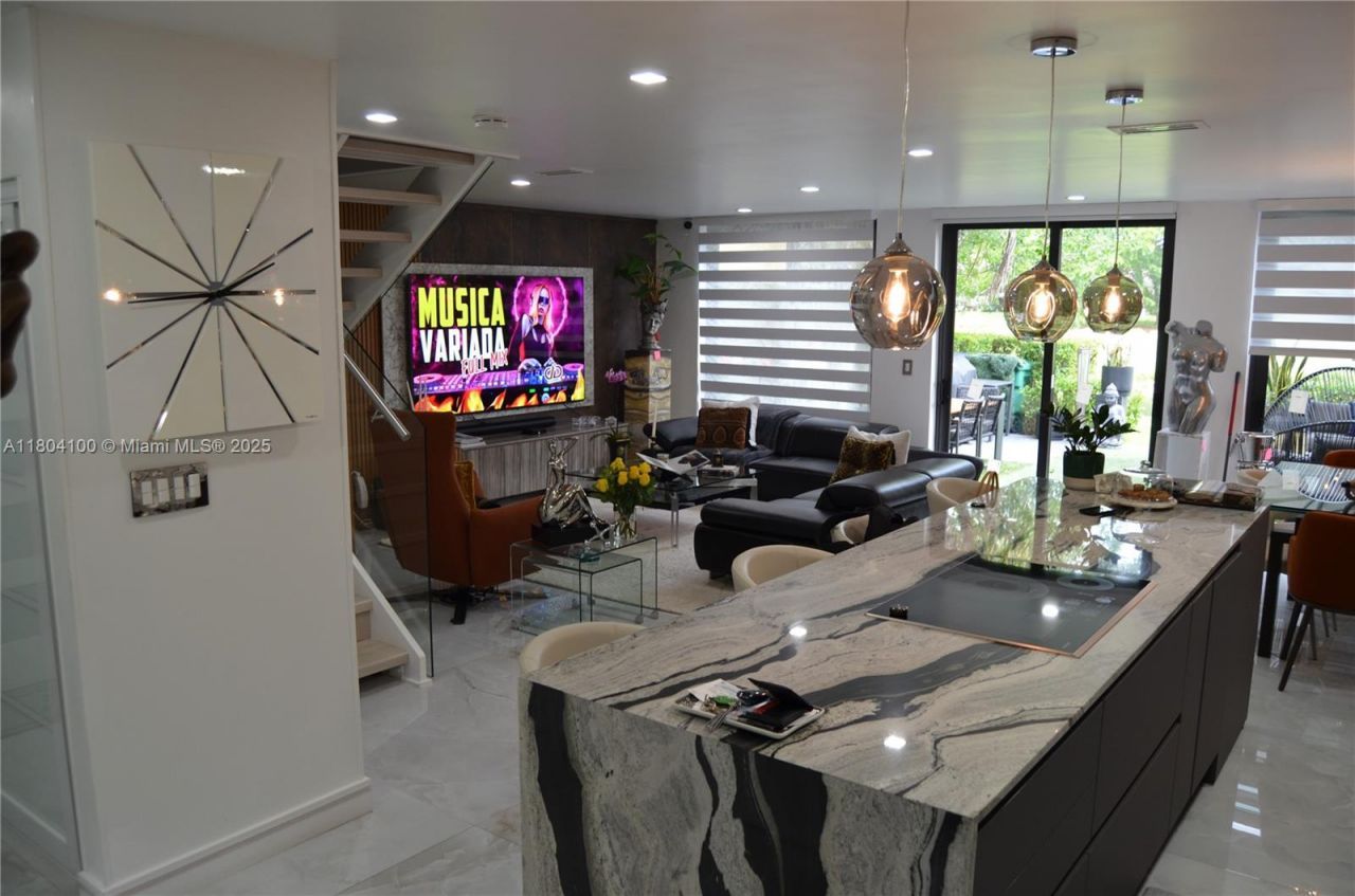 3629 Estepona Ave, Doral, FL 33178 Photo