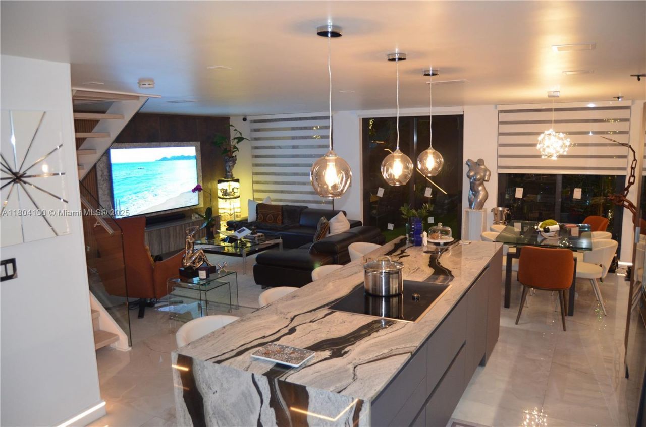 3629 Estepona Ave, Doral, FL 33178 Photo