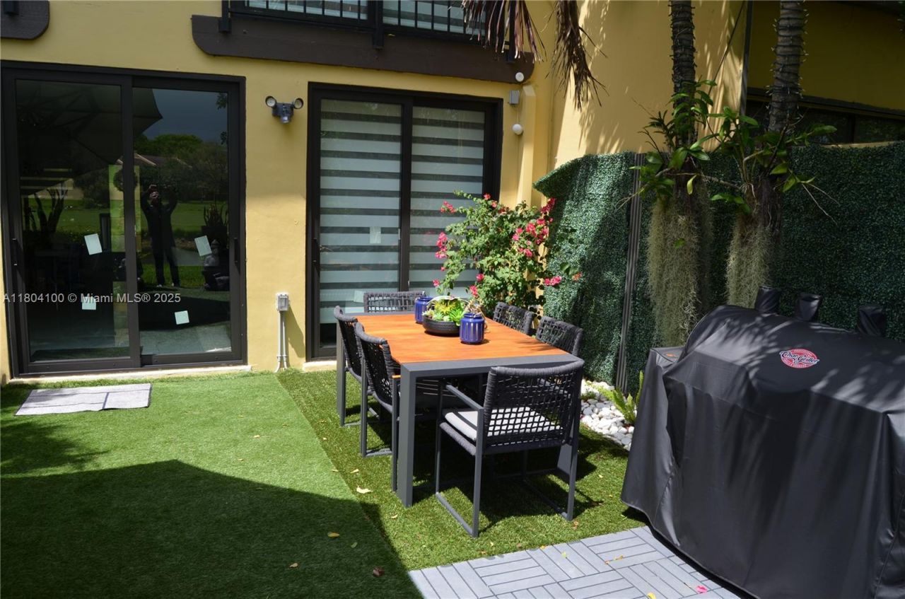 3629 Estepona Ave, Doral, FL 33178 Photo