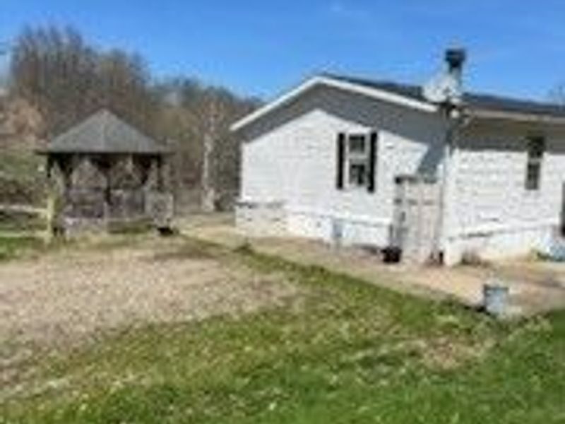 17607 Halleys Ridge Road, Pleasant City, OH 43772 Photo 3