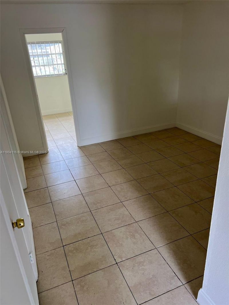 220 SW 9th Ave, Unit 117, Hallandale Beach, FL 33009 Photo