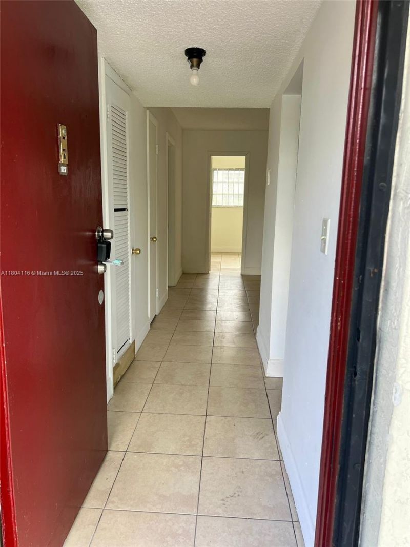 220 SW 9th Ave, Unit 117, Hallandale Beach, FL 33009 Photo