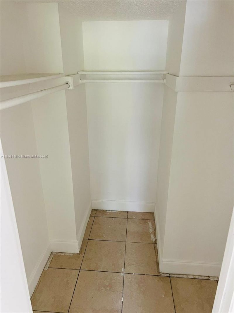 220 SW 9th Ave, Unit 117, Hallandale Beach, FL 33009 Photo