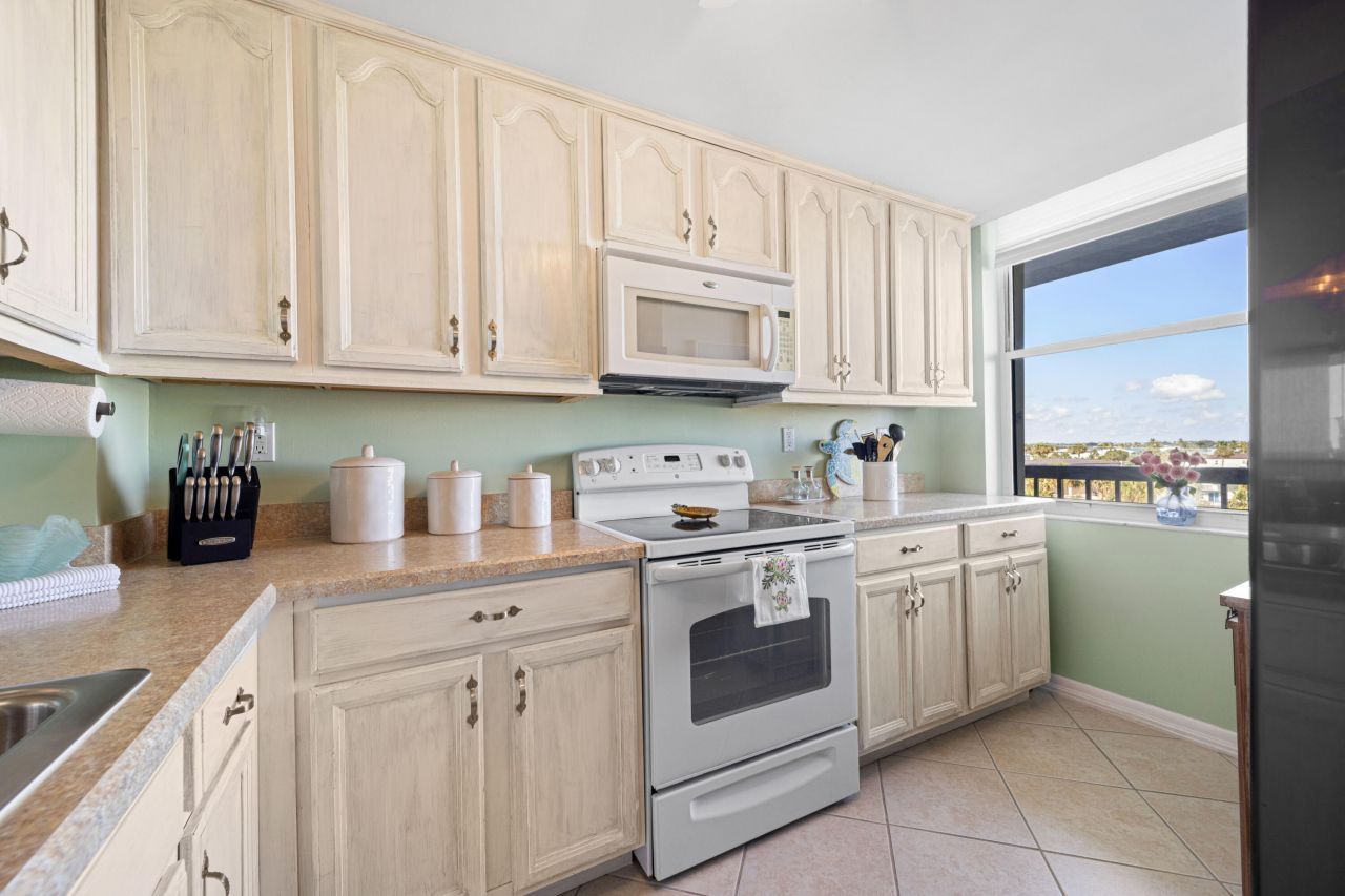 10680 S Ocean Drive, Unit 306, Jensen Beach, FL 34957 Photo