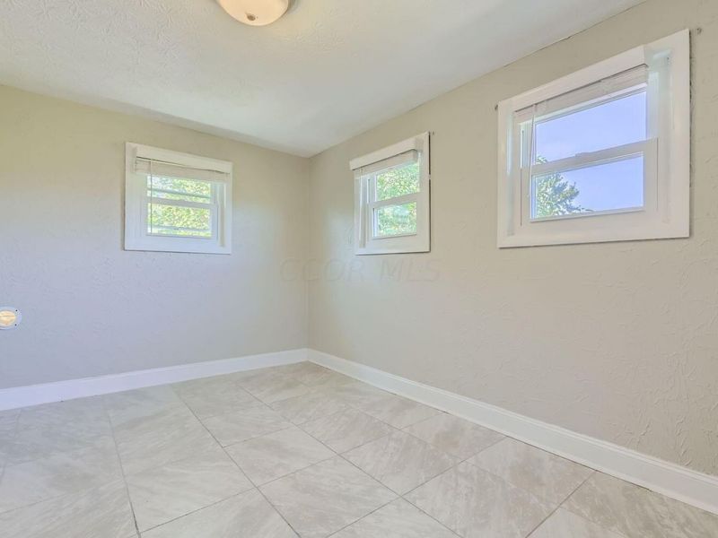 75 N Huron Avenue, Columbus, OH 43204 Photo 19