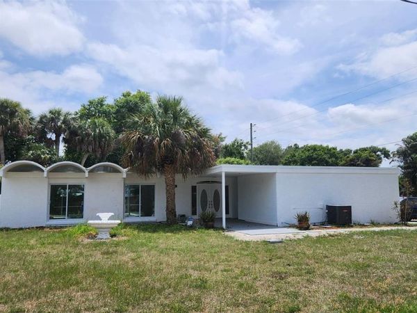 1715 YORK COURT, FORT PIERCE, FL 34982