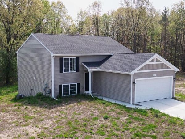 7762 Sierra Drive, Belding, MI 48809