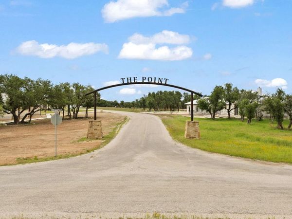 120 Trophy Oak PT, Fredericksburg, TX 78624