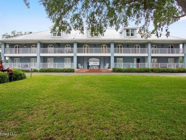 1282 Beach Boulevard, Biloxi, MS 39530
