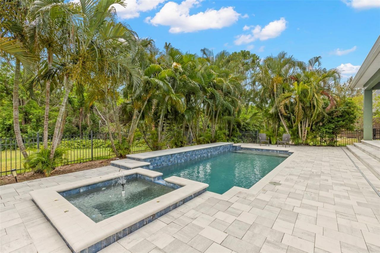 1171 Red Maple Circle Ne, Saint Petersburg, FL 33703 Photo