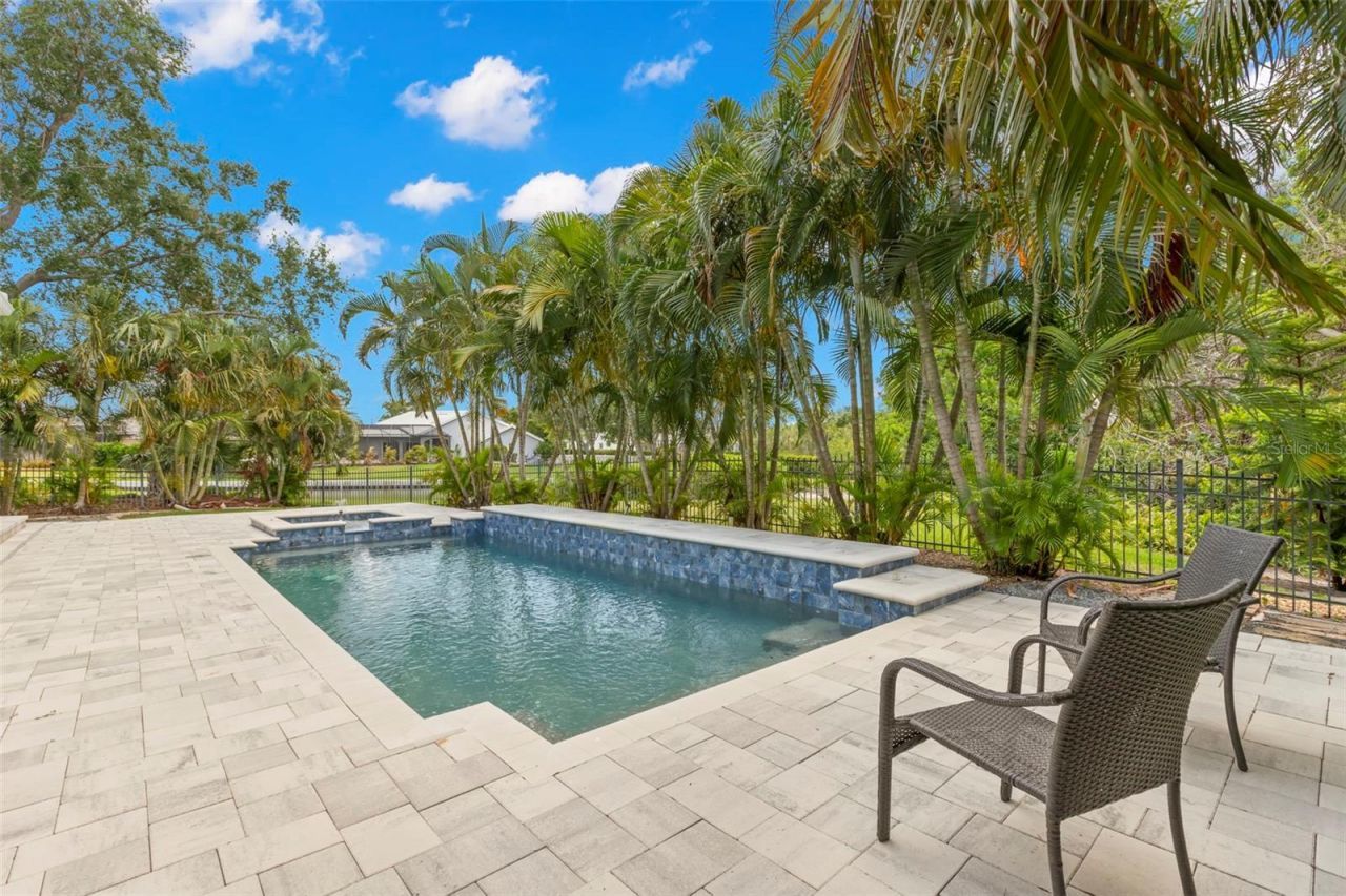 1171 Red Maple Circle Ne, Saint Petersburg, FL 33703 Photo