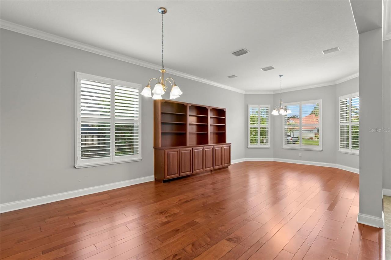 1171 Red Maple Circle Ne, Saint Petersburg, FL 33703 Photo