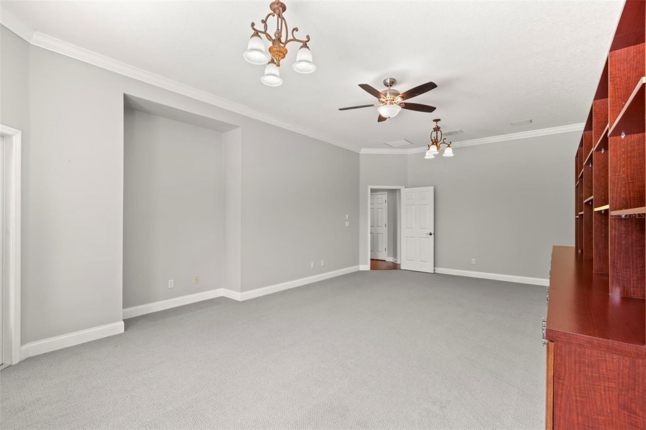 1171 Red Maple Circle Ne, Saint Petersburg, FL 33703 Photo