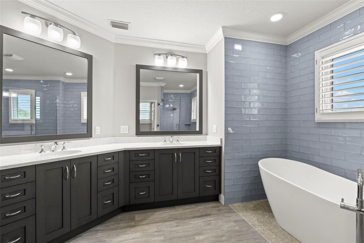 1171 Red Maple Circle Ne, Saint Petersburg, FL 33703 Photo