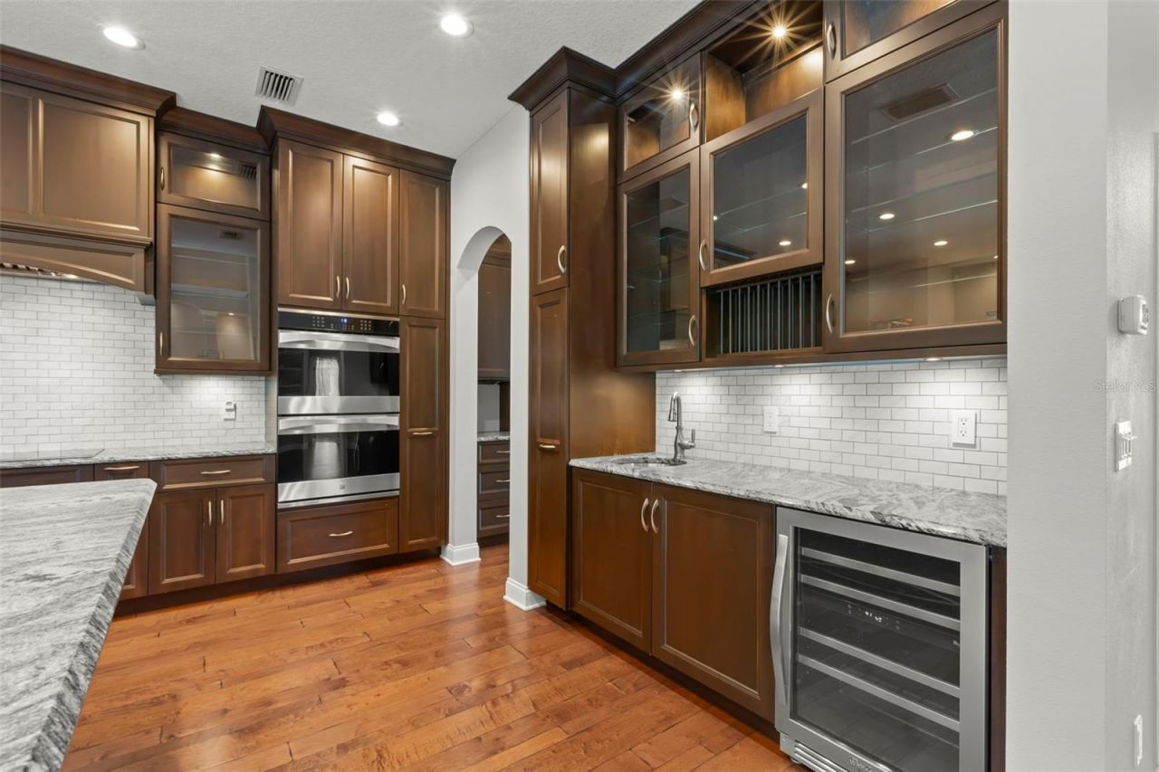 1171 Red Maple Circle Ne, Saint Petersburg, FL 33703 Photo