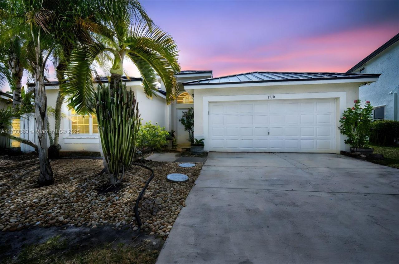 1910 SW 183rd Ter, Miramar, FL 33029 Photo