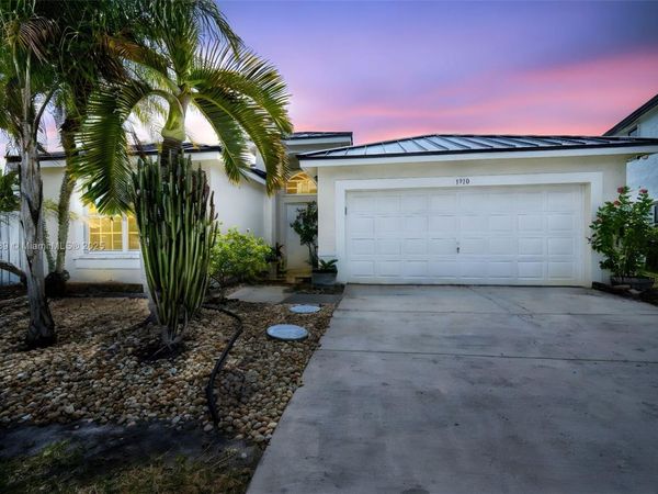 1910 SW 183rd Ter, Miramar, FL 33029