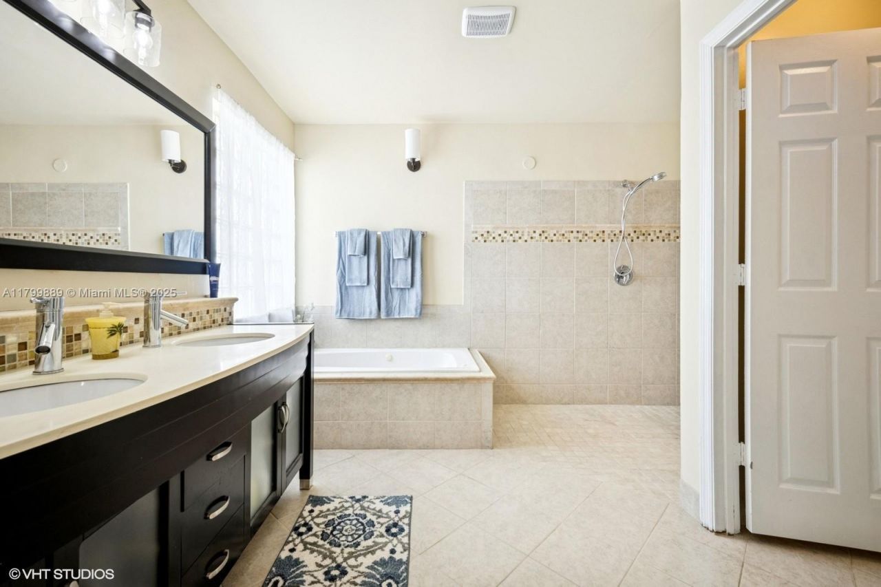 1910 SW 183rd Ter, Miramar, FL 33029 Photo