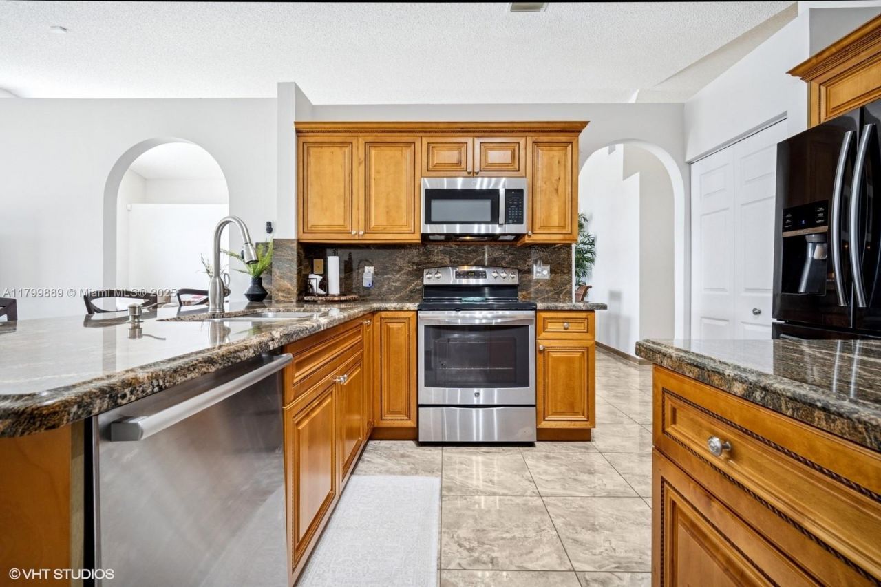 1910 SW 183rd Ter, Miramar, FL 33029 Photo