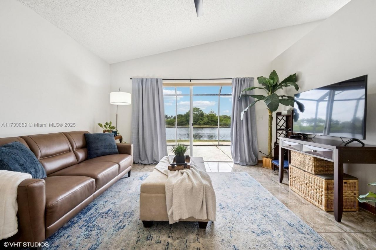 1910 SW 183rd Ter, Miramar, FL 33029 Photo