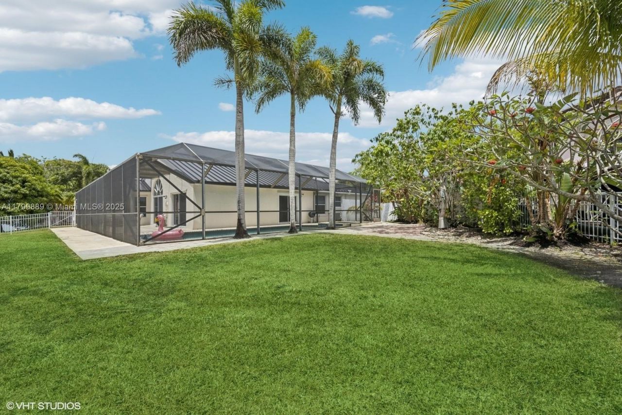 1910 SW 183rd Ter, Miramar, FL 33029 Photo