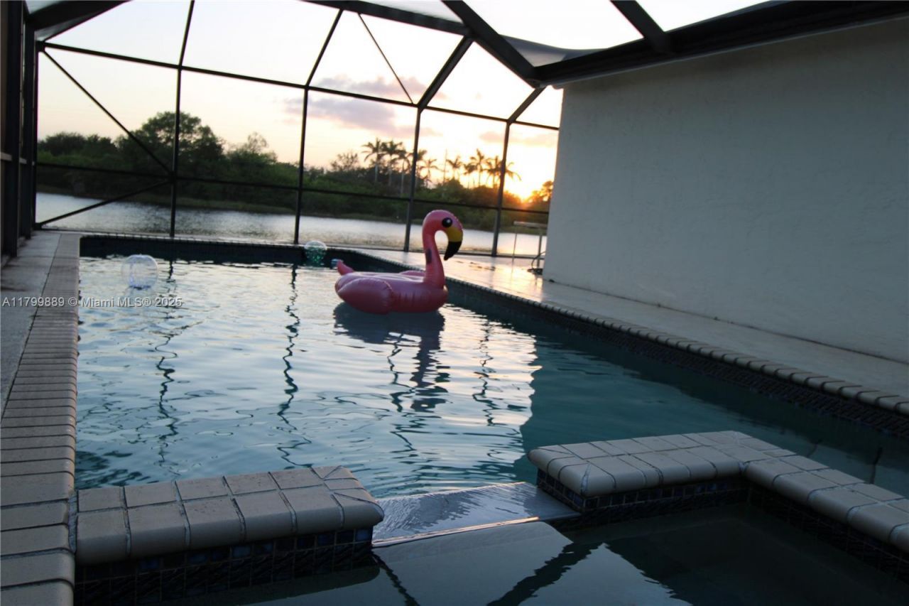 1910 SW 183rd Ter, Miramar, FL 33029 Photo