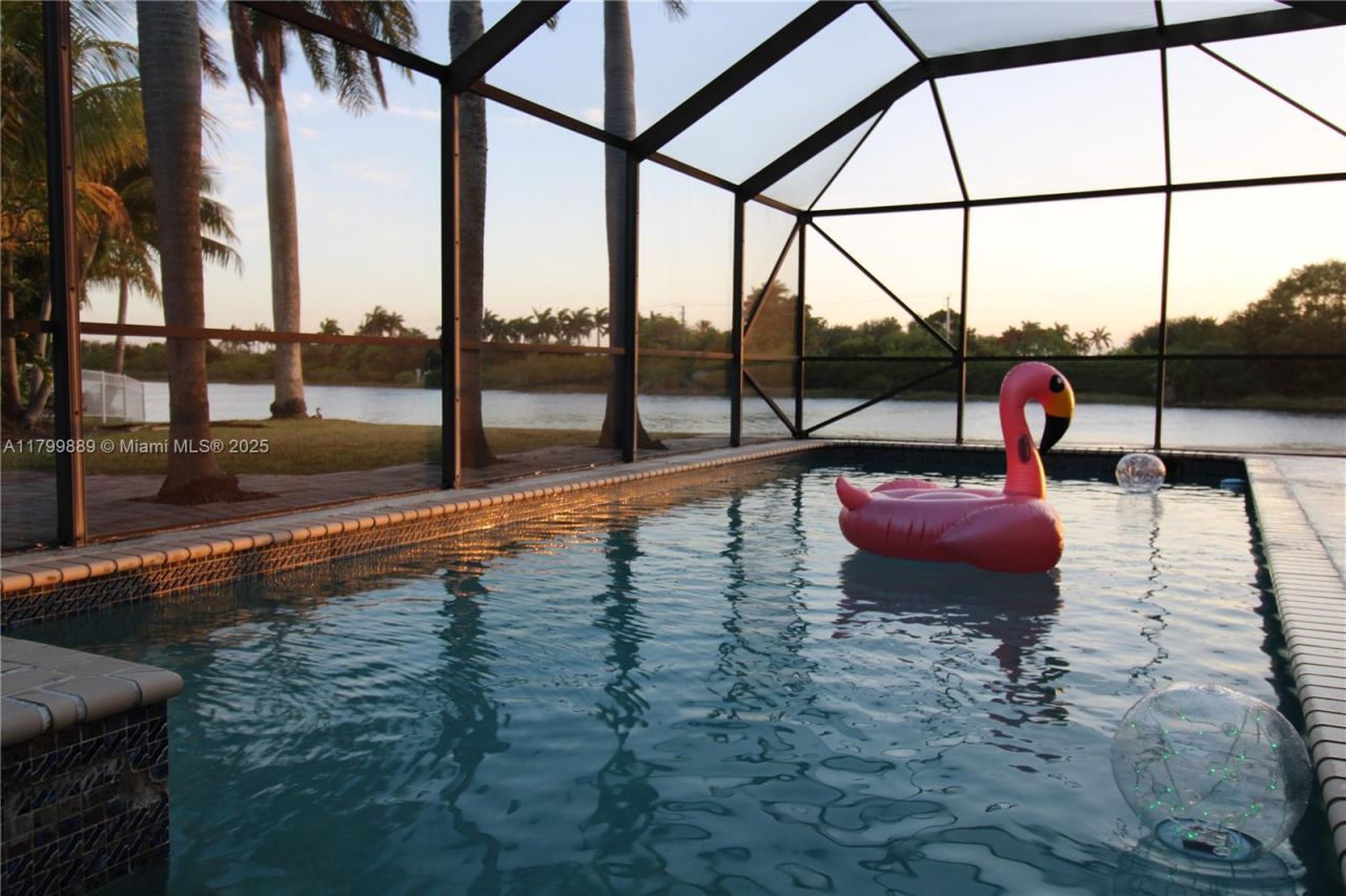 1910 SW 183rd Ter, Miramar, FL 33029 Photo