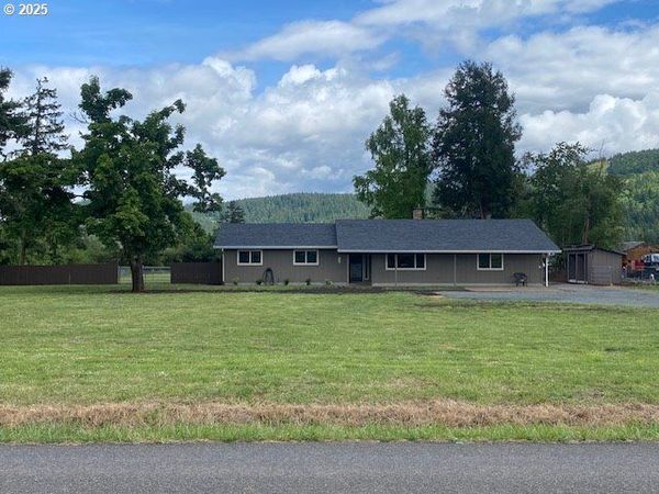 82277 DAVISSON RD, Creswell, OR 97426