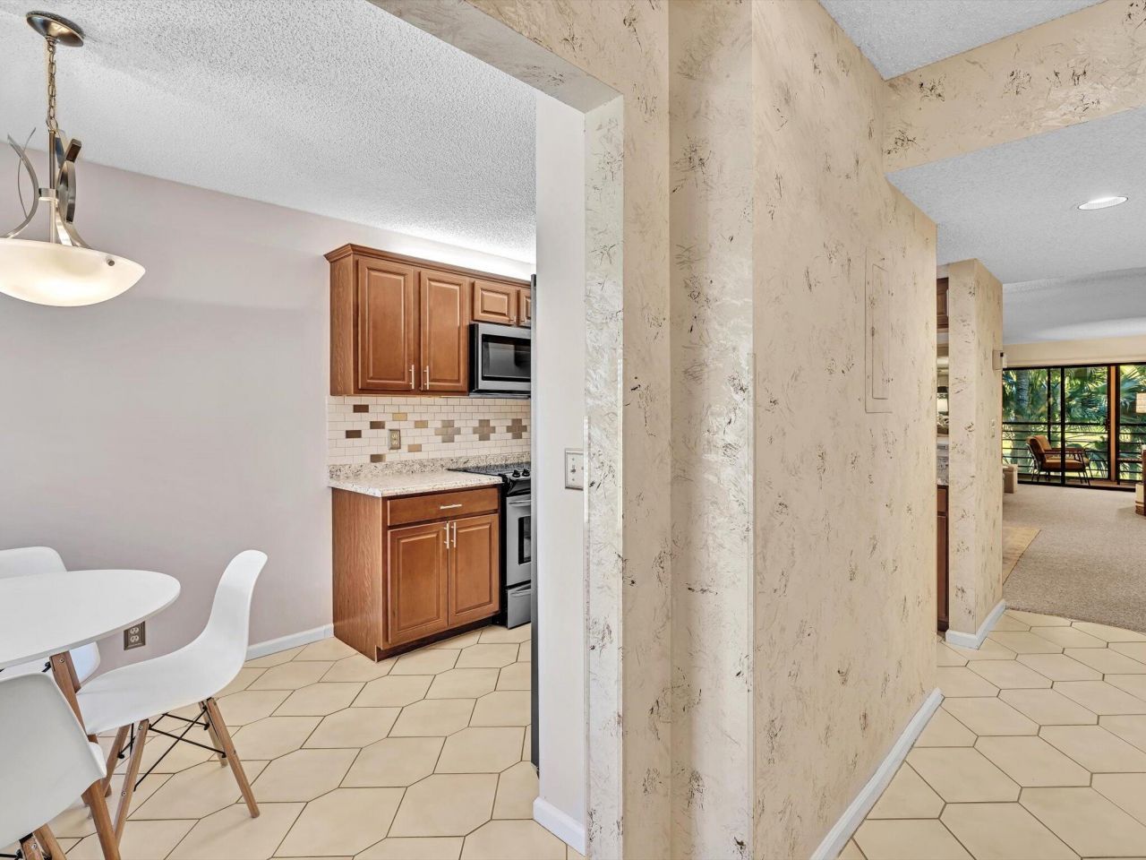 10143 Mangrove 203 Drive, Unit 203, Boynton Beach, FL 33437 Photo