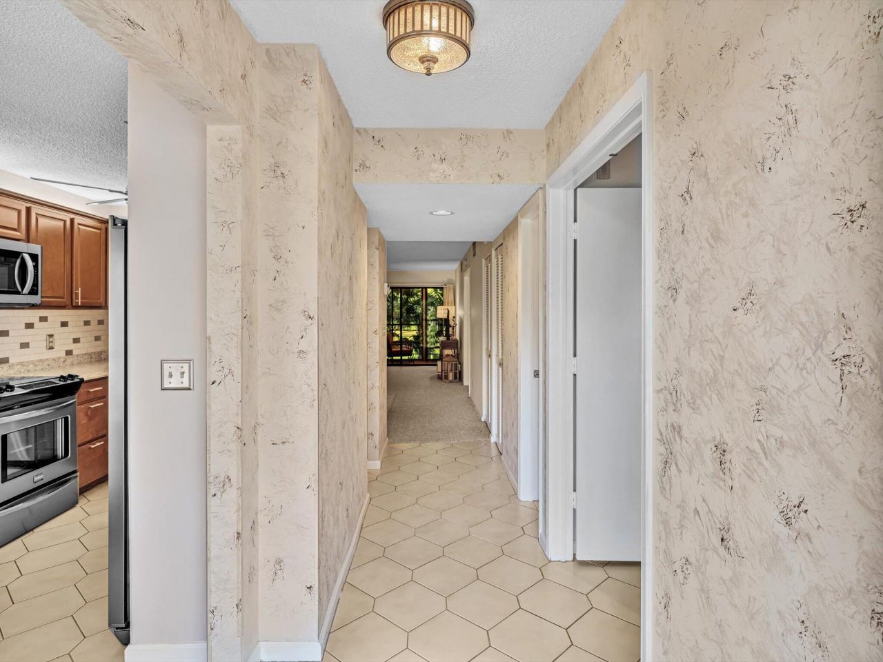 10143 Mangrove 203 Drive, Unit 203, Boynton Beach, FL 33437 Photo